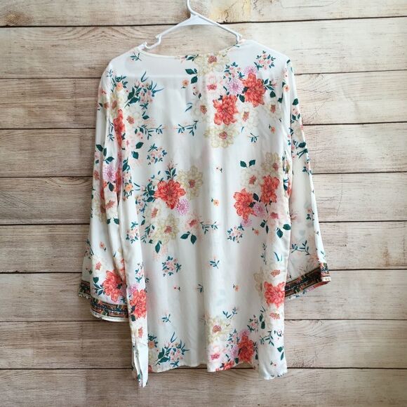 LINDA ANDERSON EMBROIDERED TUNIC TOP IN FLORAL PRINT - Picture 5 of 7